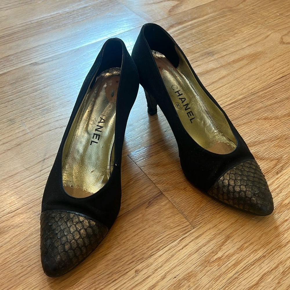 Fabulous vintage Chanel heels with Snakeskin toe